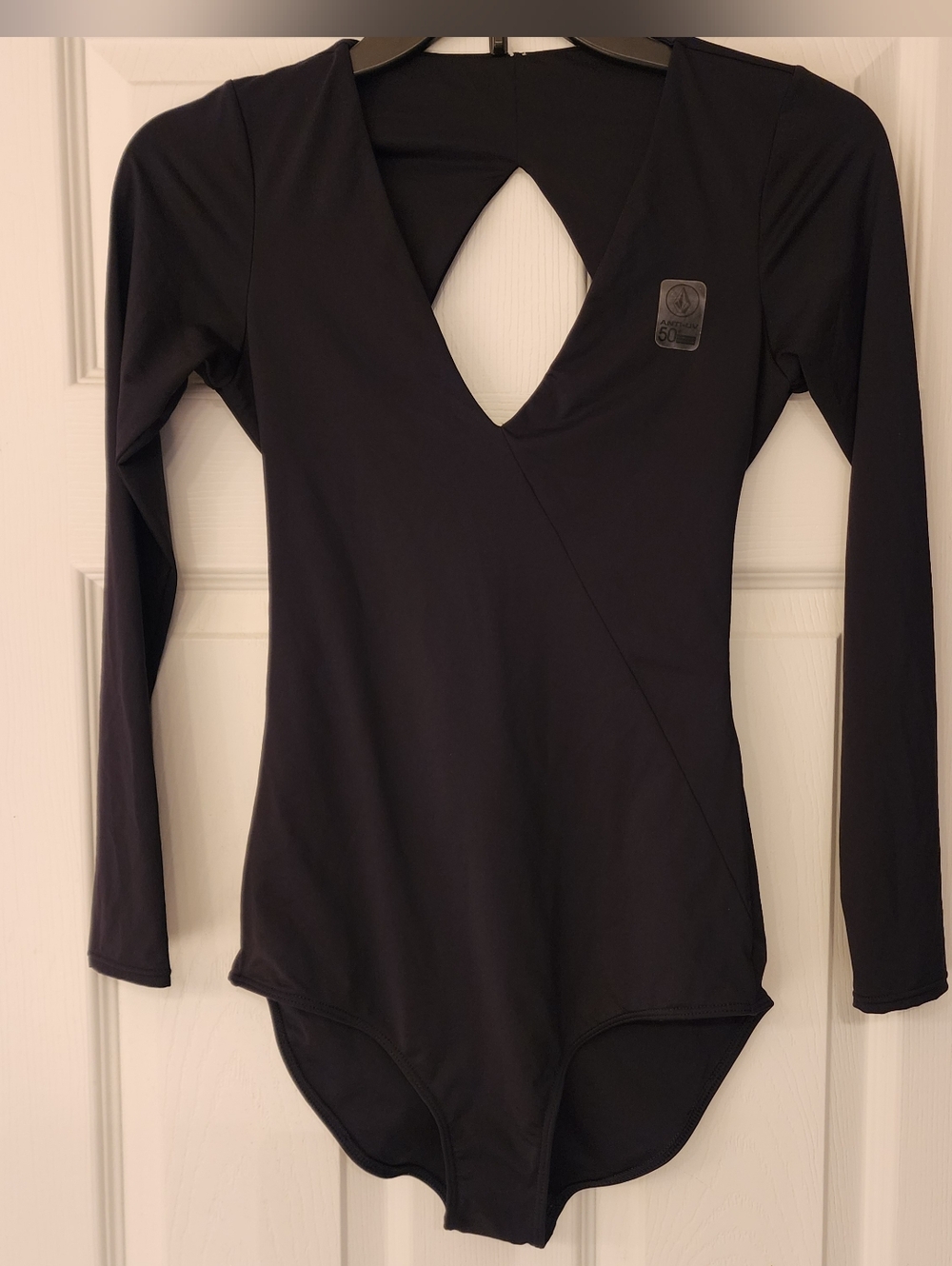 VOLCOM Simply Seam Women's Bodysuit/ Swimsuit Size Small- NWOT - Picture 3 of 12